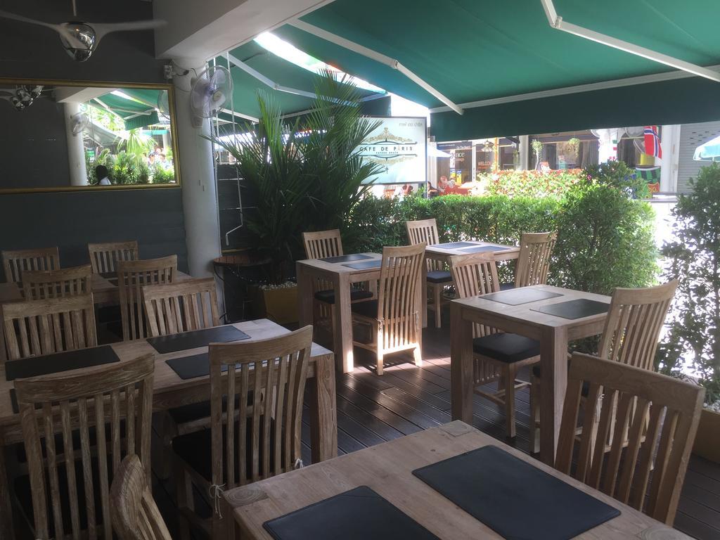 Hotel Cafe De Paris Patong Esterno foto